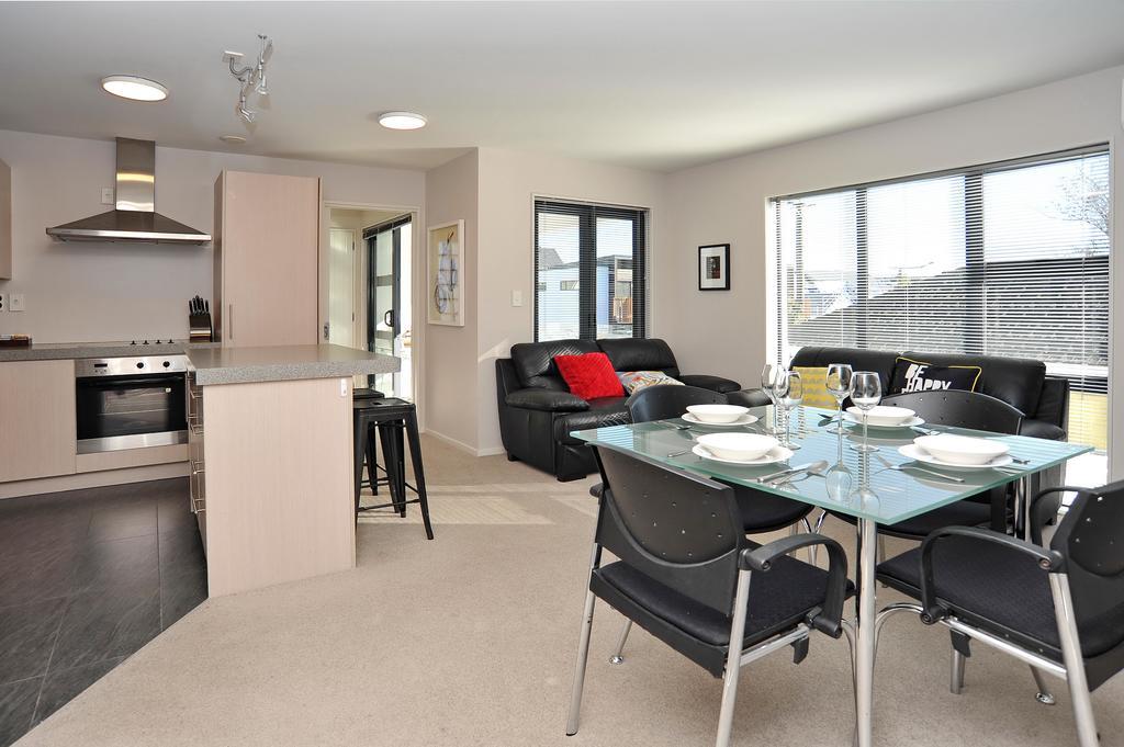 Carlton Villa 3 - Christchurch Holiday Homes Экстерьер фото