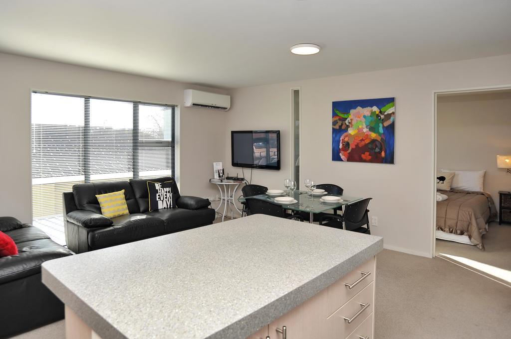 Carlton Villa 3 - Christchurch Holiday Homes Экстерьер фото