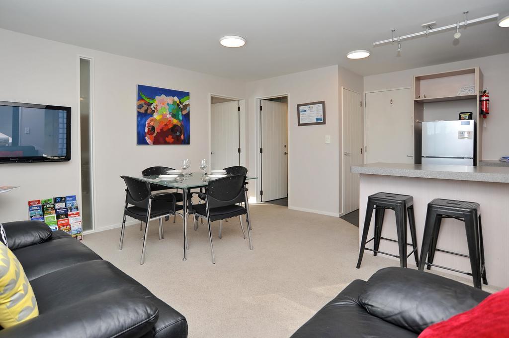 Carlton Villa 3 - Christchurch Holiday Homes Экстерьер фото