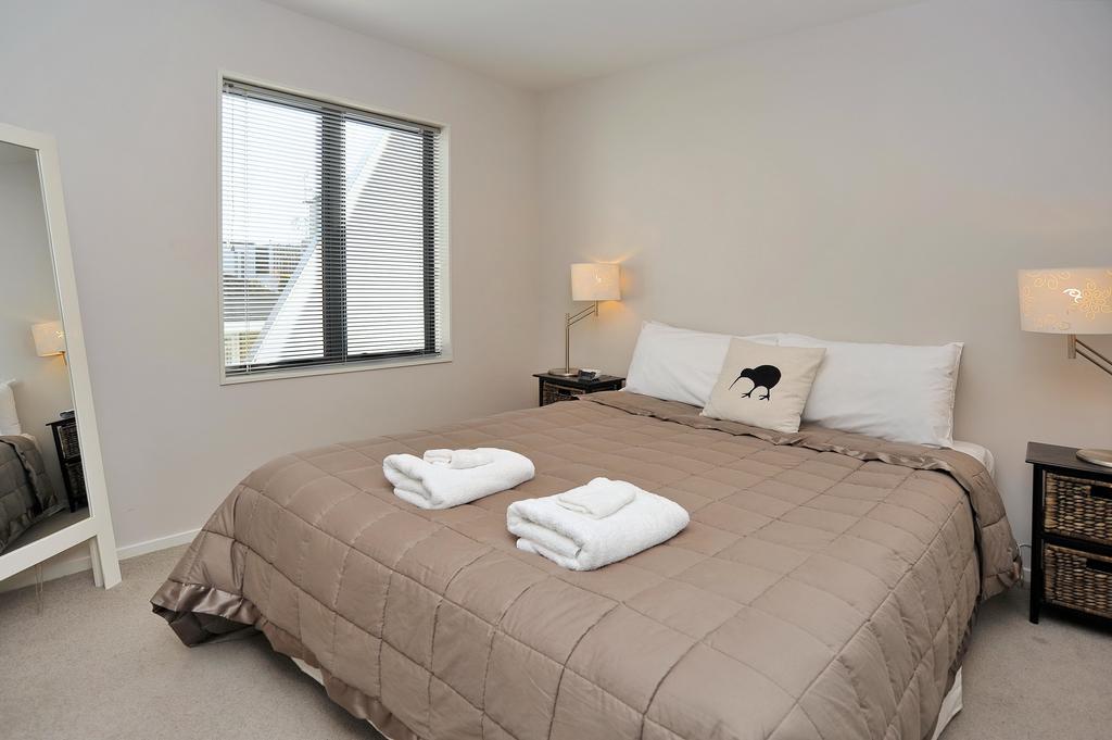 Carlton Villa 3 - Christchurch Holiday Homes Экстерьер фото